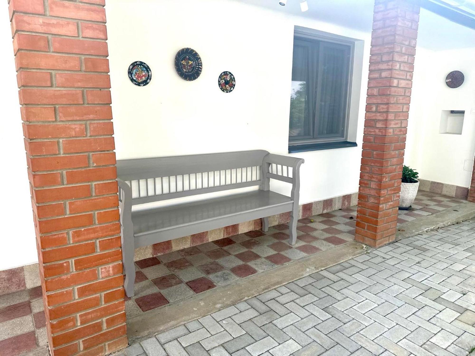 Tuenderkert Apartman Gyula Exterior photo