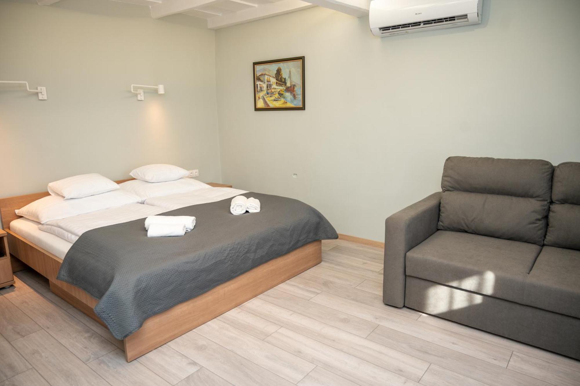 Tuenderkert Apartman Gyula Exterior photo
