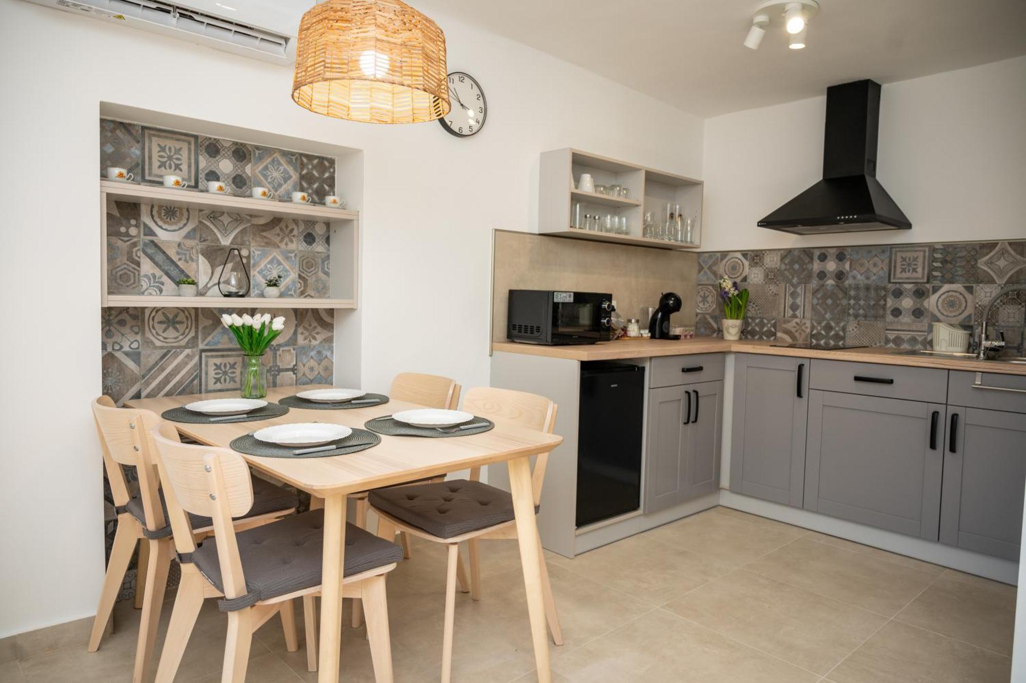 Tuenderkert Apartman Gyula Exterior photo